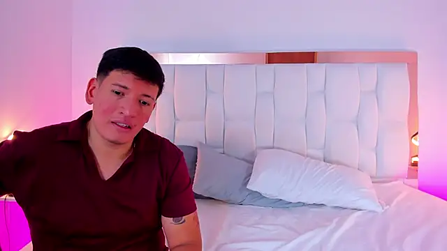 ZoeandEthan online show from October 3, 7:19 pm