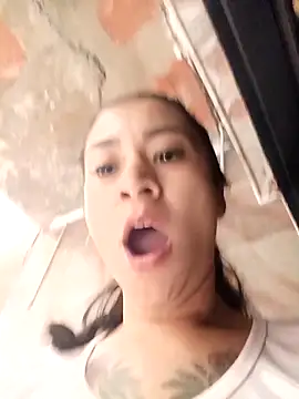 Liahdiaz  online show from October 21, 1:26 pm