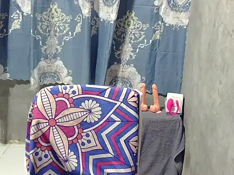 Pink Scarlet online show from September 13, 8:55 am