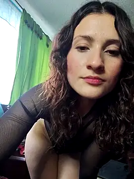 Snapshot of lindasyt chatting on October 7, 3:27 pm lindasyt online show from October 7, 3:27 pm