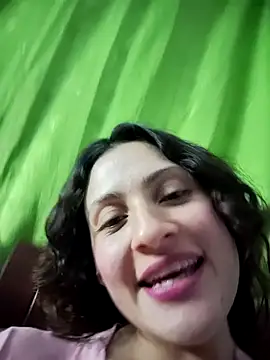 Snapshot of lindasyt chatting on September 30, 3:45 am lindasyt online show from September 30, 3:45 am