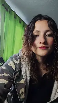Snapshot of lindasyt chatting on October 14, 3:47 pm lindasyt online show from October 14, 3:47 pm