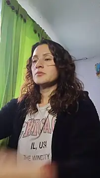 Snapshot of lindasyt chatting on October 8, 3:27 pm lindasyt online show from October 8, 3:27 pm