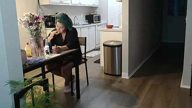 Snapshot of SHEILYN_ chatting on October 16, 3:53 am SHEILYN online show from October 16, 3:53 am