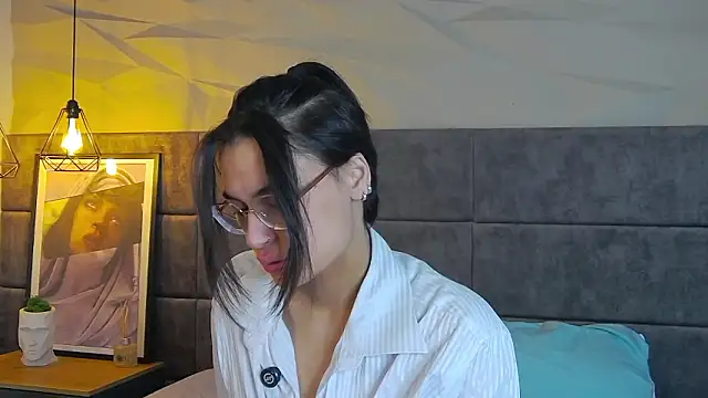 VioletAsh online show from February 2, 4:44 am