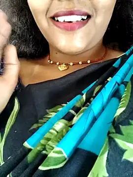 AnanyaKapoor89 online show from October 8, 8:07 am