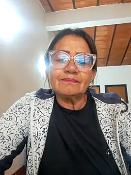 Vickysweeeettt online show from April 16, 10:01 pm