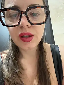 ladywithbigass online show from January 12, 5:56 am