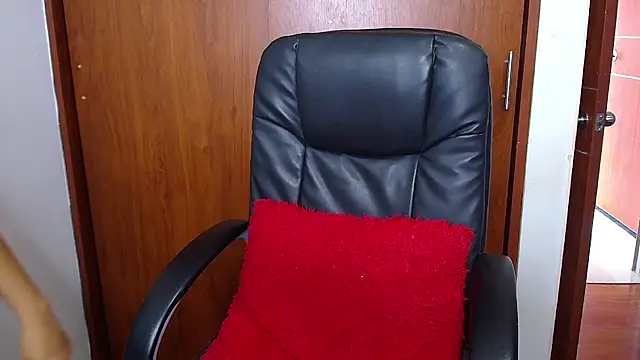 melikaronit2 online show from October 29, 6:21 pm