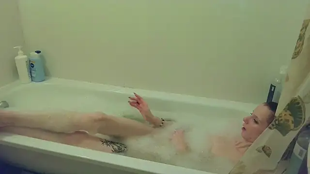 Lucy Divine online show from November 12, 9:35 pm