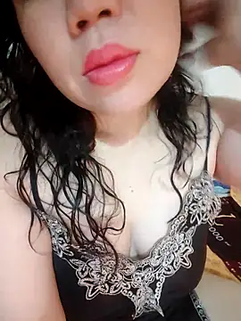 Julyy08 online show from April 20, 3:26 pm