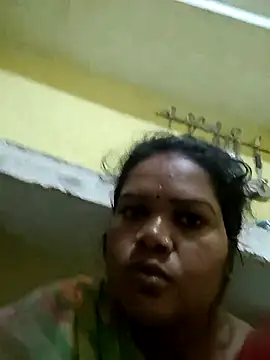 Snapshot of Rashi_cut chatting on October 12, 12:24 am Rashi cut online show from October 12, 12:24 am