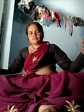 Snapshot of Rashi_cut chatting on October 7, 9:36 am Rashi cut online show from October 7, 9:36 am