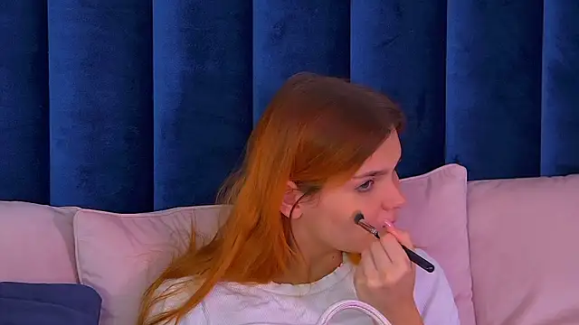 Snapshot of BellaMarebelle chatting on October 17, 4:27 am BellaMarebelle online show from October 17, 4:27 am