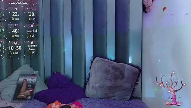 christin lake online show from November 12, 8:07 pm