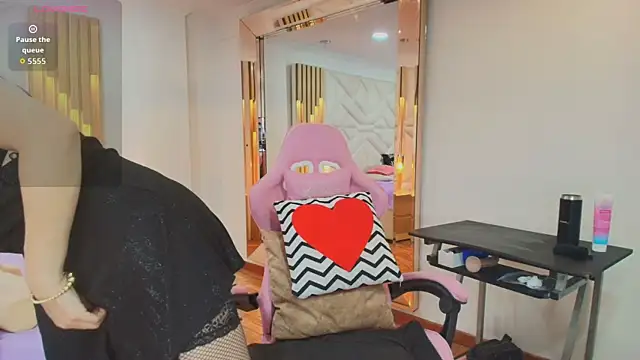 allie pearl online show from September 29, 11:59 am