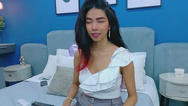 Snapshot of luna_roja25 chatting on October 6, 10:25 pm luna roja25 online show from October 6, 10:25 pm