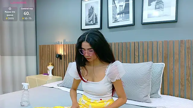 Snapshot of luna_roja25 chatting on September 9, 1:33 pm luna roja25 online show from September 9, 1:33 pm