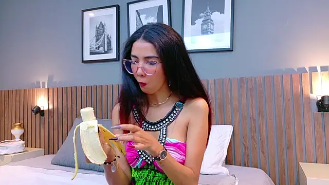 Snapshot of luna_roja25 chatting on September 19, 1:54 pm luna roja25 online show from September 19, 1:54 pm