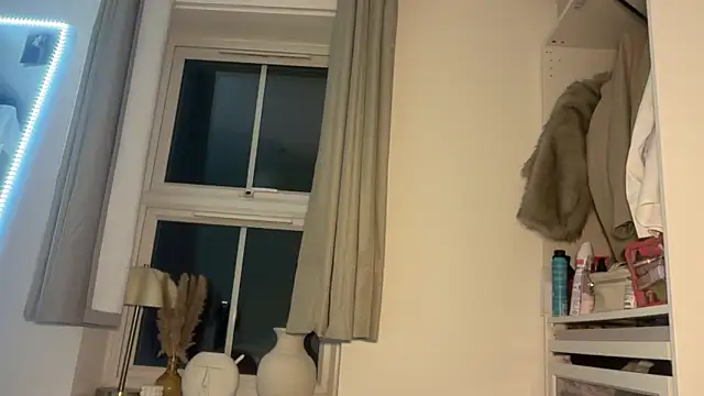 KayleeBella online show from November 19, 9:59 pm