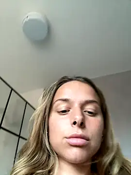 KayleeBella online show from September 12, 5:31 pm