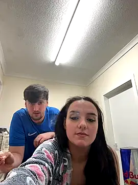 Snapshot of scottishcouple2002 chatting on October 19, 12:12 am scottishcouple2002 online show from October 19, 12:12 am