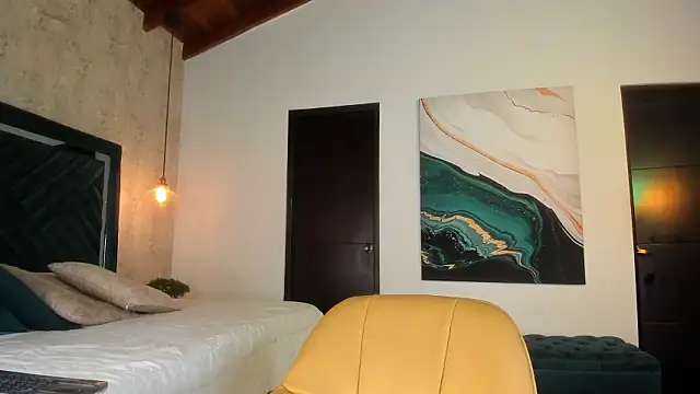 Sofi Moreno online show from March 1, 1:55 pm