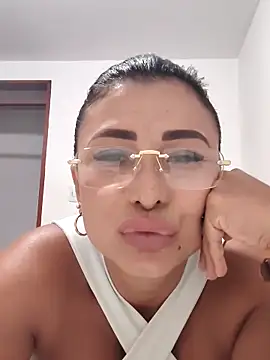 mia mancinii online show from March 19, 11:53 pm