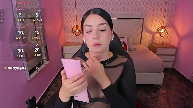 CHRISTY TEIGEN4 online show from December 4, 7:58 pm