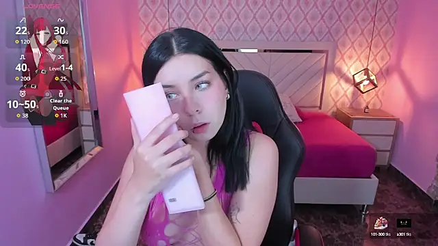 CHRISTY TEIGEN4 online show from September 11, 7:47 pm