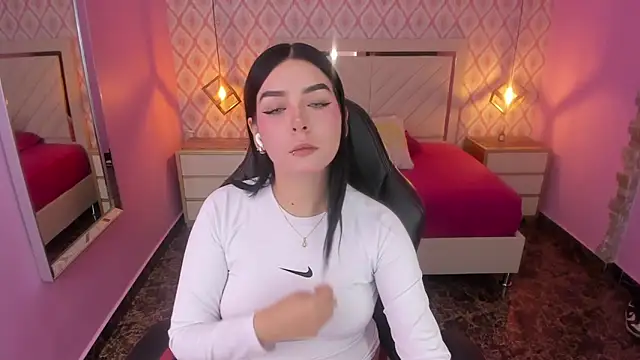 CHRISTY TEIGEN4 online show from October 20, 7:28 pm