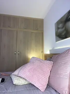 nicolleferragamo online show from November 16, 5:42 am