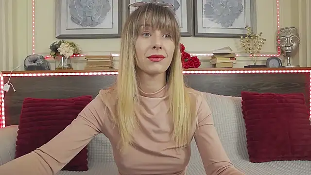 MuseDollX online show from June 14, 7:03 pm