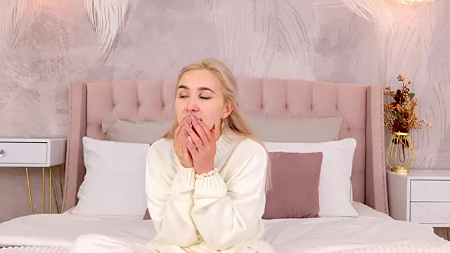 BarbieMilne online show from October 12, 3:47 pm
