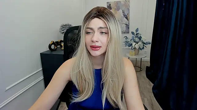 LeslieMineg online show from December 1, 8:11 pm