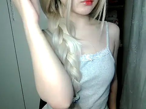 Annabelle-e online show from March 29, 4:17 pm