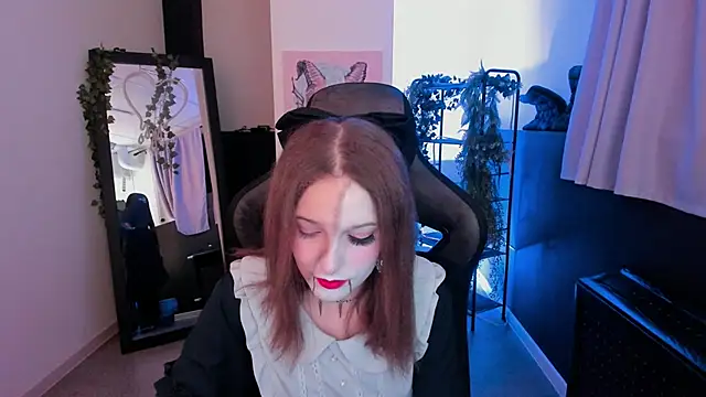 JenniferKiim online show from October 31, 2:32 pm