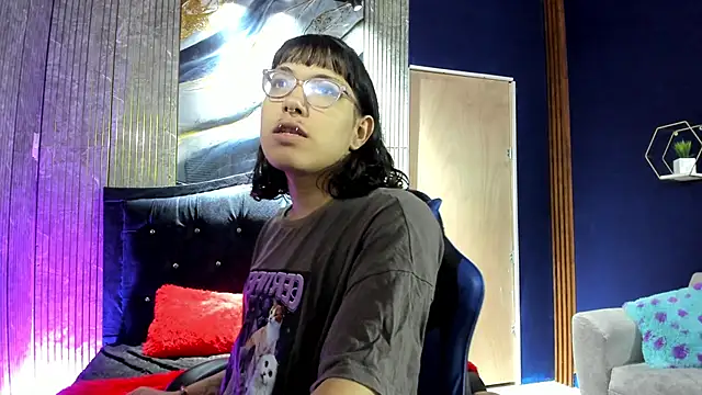 Snapshot of christina_vamp1 chatting on October 8, 1:59 pm christina vamp1 online show from October 8, 1:59 pm
