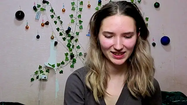  kikiclark   online show from January 7, 9:07 pm