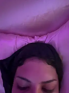 luluzinhax online show from April 13, 5:52 am