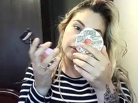 Valery  Rouse  online show from November 23, 7:59 pm