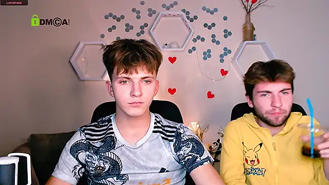 Snapshot of travis_wolf_ chatting on October 8, 10:58 pm travis wolf online show from October 8, 10:58 pm
