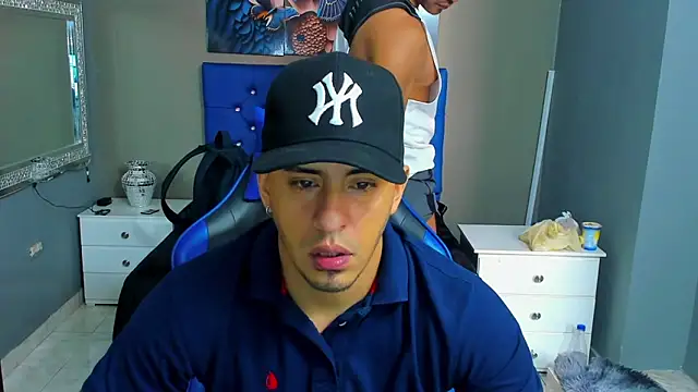Snapshot of AngelAndChris chatting on September 22, 12:25 pm AngelAndChris online show from September 22, 12:25 pm