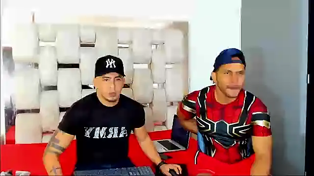 Snapshot of AngelAndChris chatting on September 11, 12:27 pm AngelAndChris online show from September 11, 12:27 pm