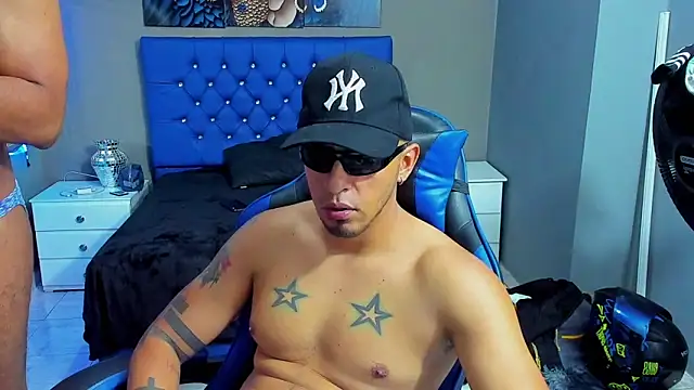 Snapshot of AngelAndChris chatting on October 18, 1:14 pm AngelAndChris online show from October 18, 1:14 pm