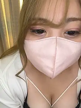 Snapshot of Chua-chan chatting on October 1, 6:18 am Chua-chan online show from October 1, 6:18 am