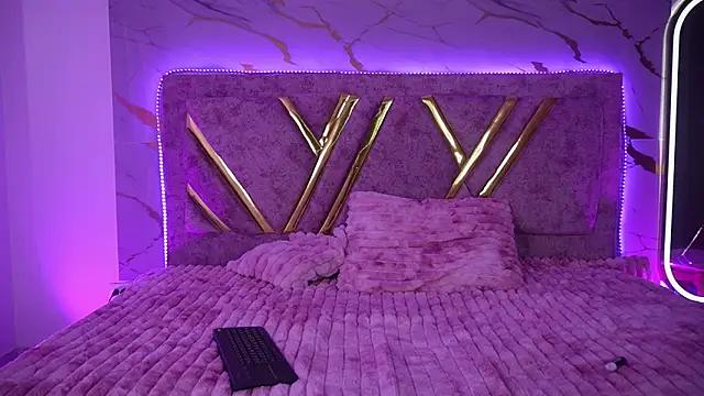 natasha vesper online show from October 18, 1:36 pm