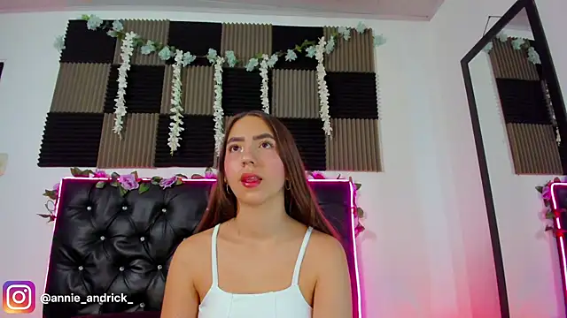  leda swan  online show from April 19, 8:03 am