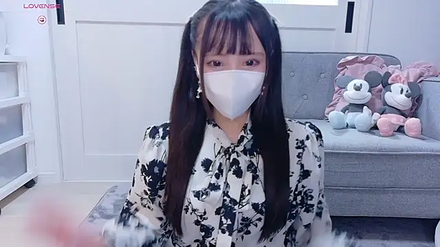 Snapshot of YURi_luv chatting on October 16, 11:02 am YURi luv online show from October 16, 11:02 am