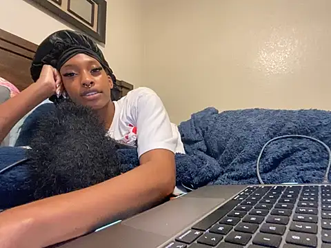 Brooke012 online show from April 2, 9:56 pm